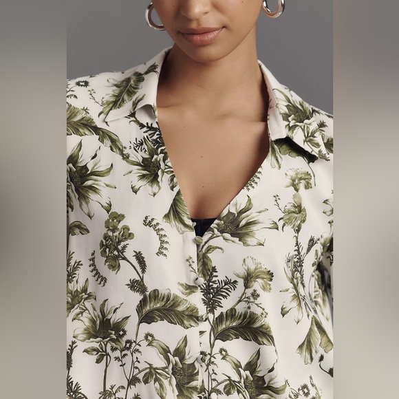 NWT! Green Floral By Anthropologie Bell-Sleeve Silky Blouse - Size Medium🥨 - Picture 2 of 8